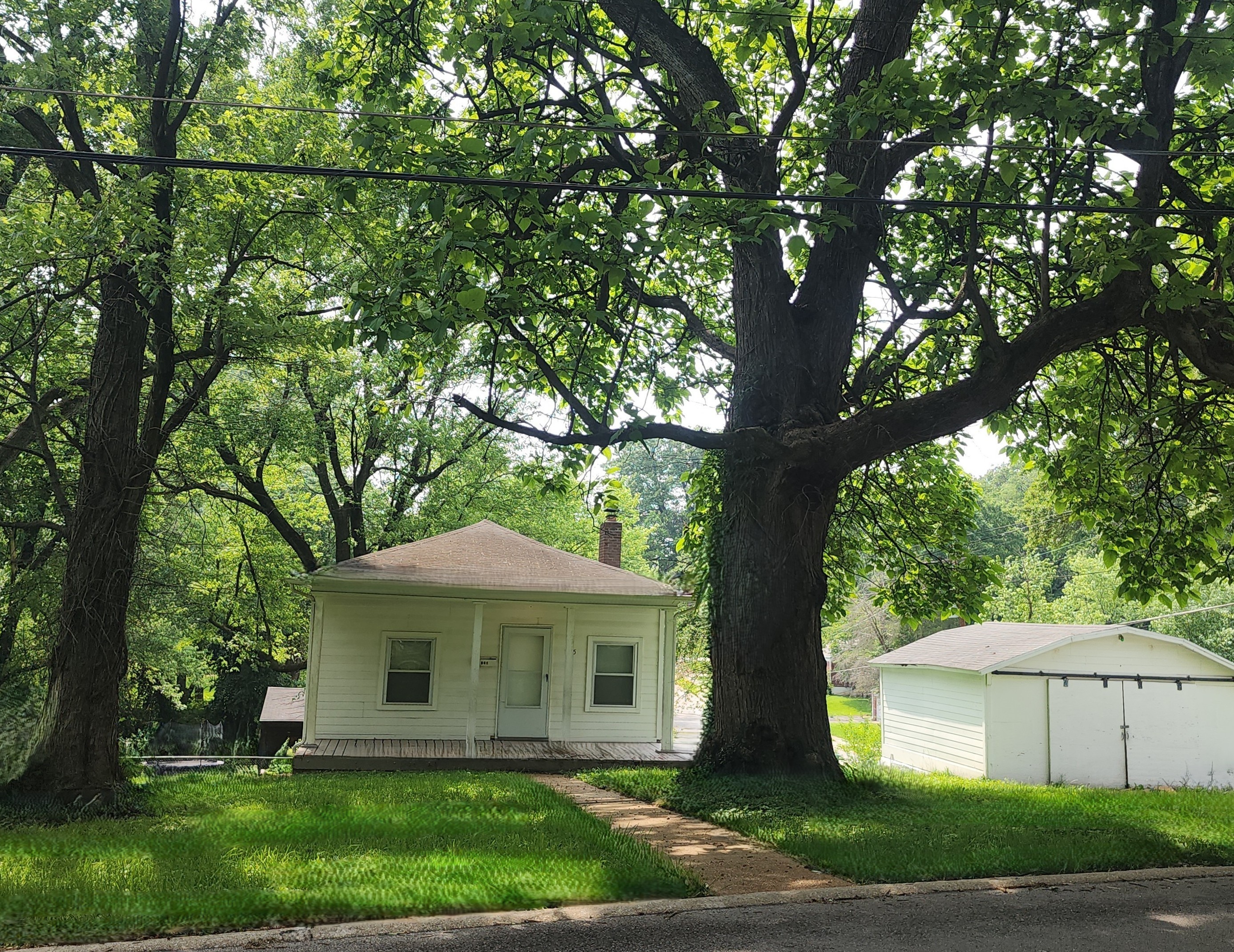 105 South Harvey Avenue